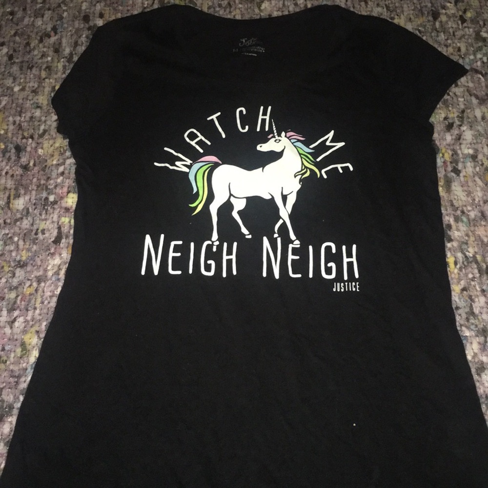 Watch Me Neigh Neigh, Shirt
